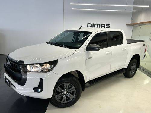TOYOTA HILUX 2.8 D-4D TURBO DIESEL CD SR 4X4 AUTOMÁTICO TOYOTA HILUX 2.8 D-4D TURBO DIESEL CD SR 4X4 AUTOMÁTICO